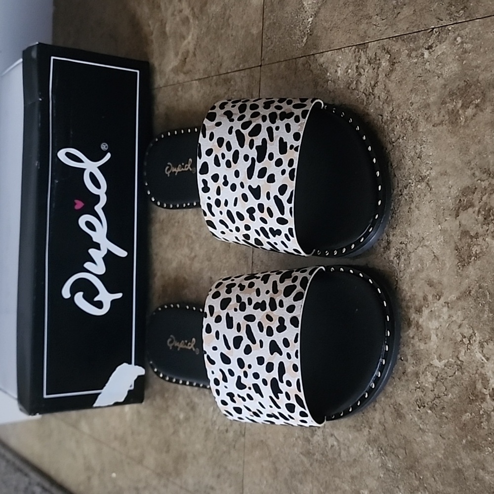 Brand new cupid sandles